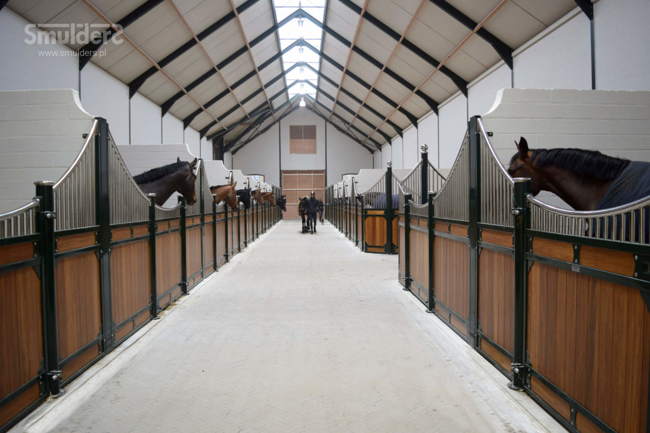 f001_internal-stables_classic-wave_SMULDERS_PL-1280x853.jpg