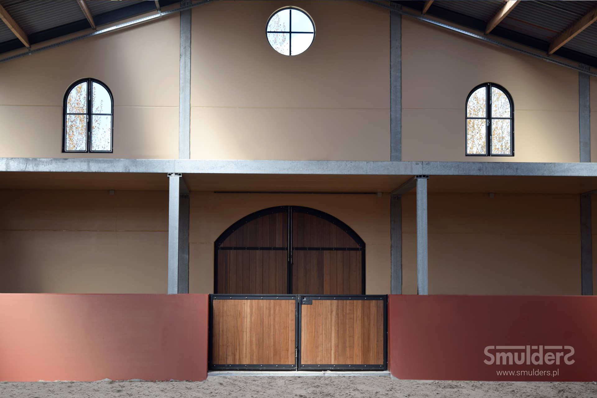 https://www.smulders.pl/wp-content/uploads/2019/03/f006_internal-stables_windsor_doors_windows_barn-doors_PRSH_SMULDERS_PL.jpg