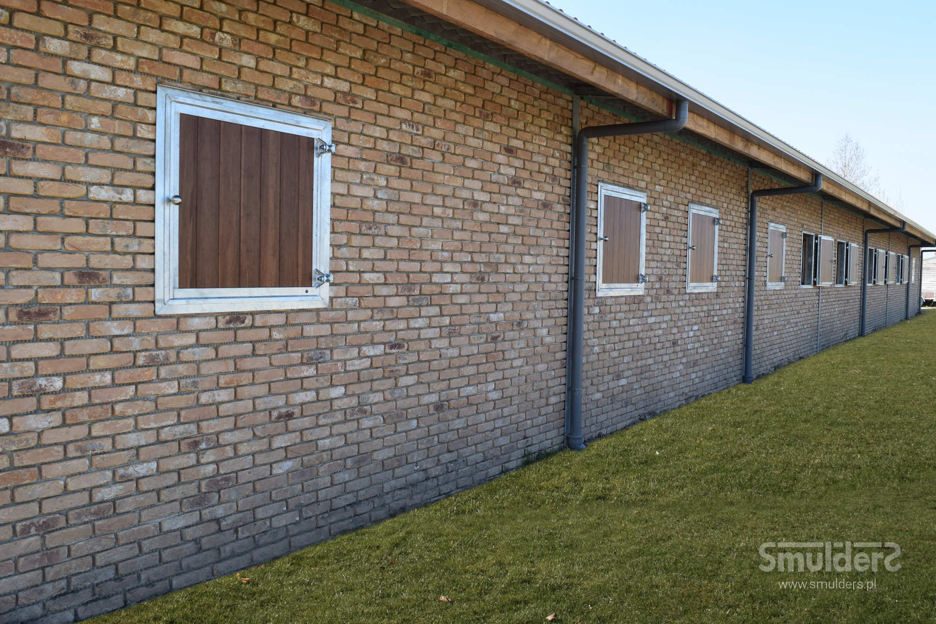 https://www.smulders.pl/wp-content/uploads/2019/03/f009_internal-stables_windsor_doors_windows_barn-doors_PRSH_SMULDERS_PL.jpg